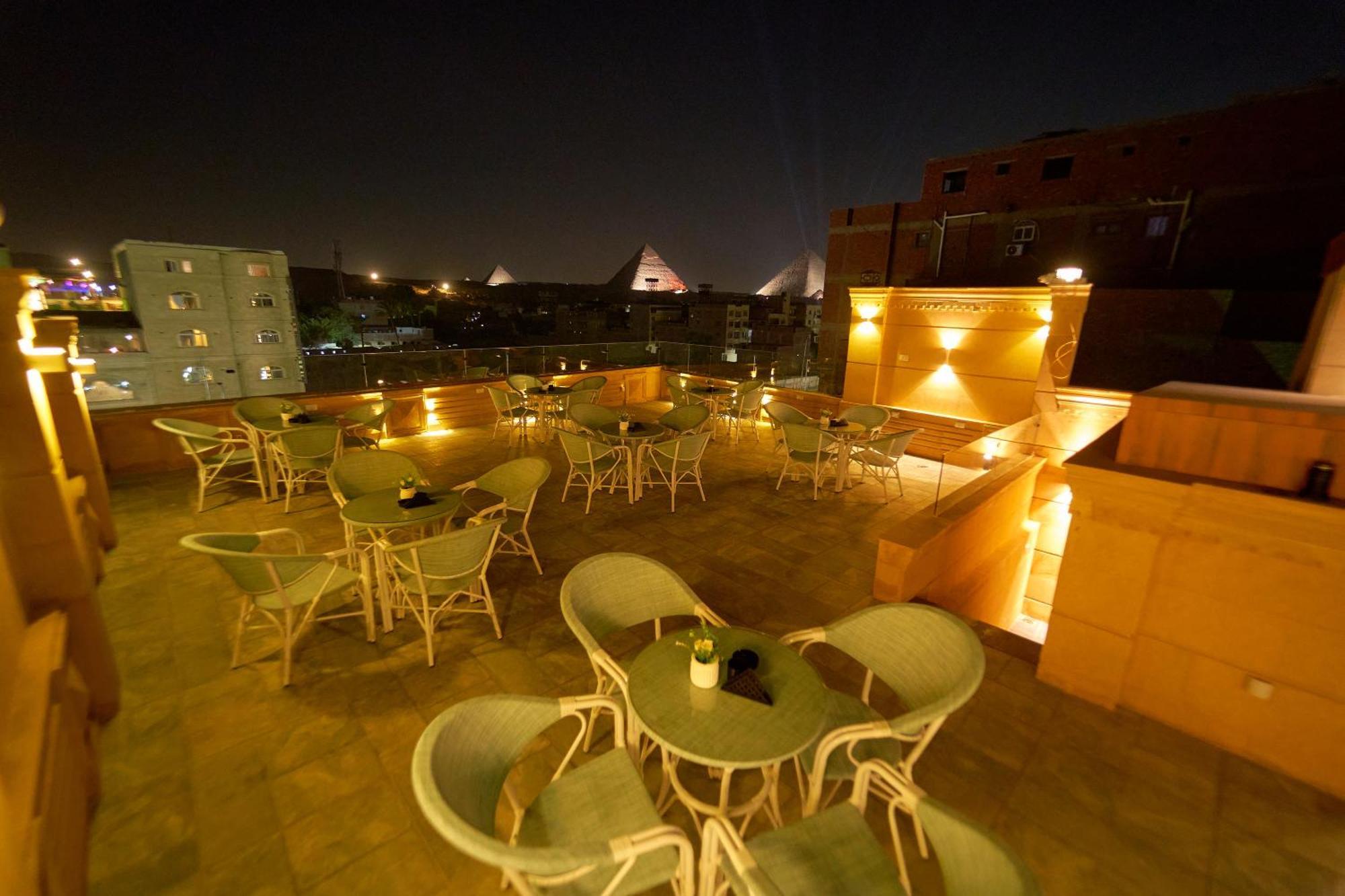Crown Pyramids View Hotel Gíza Kültér fotó