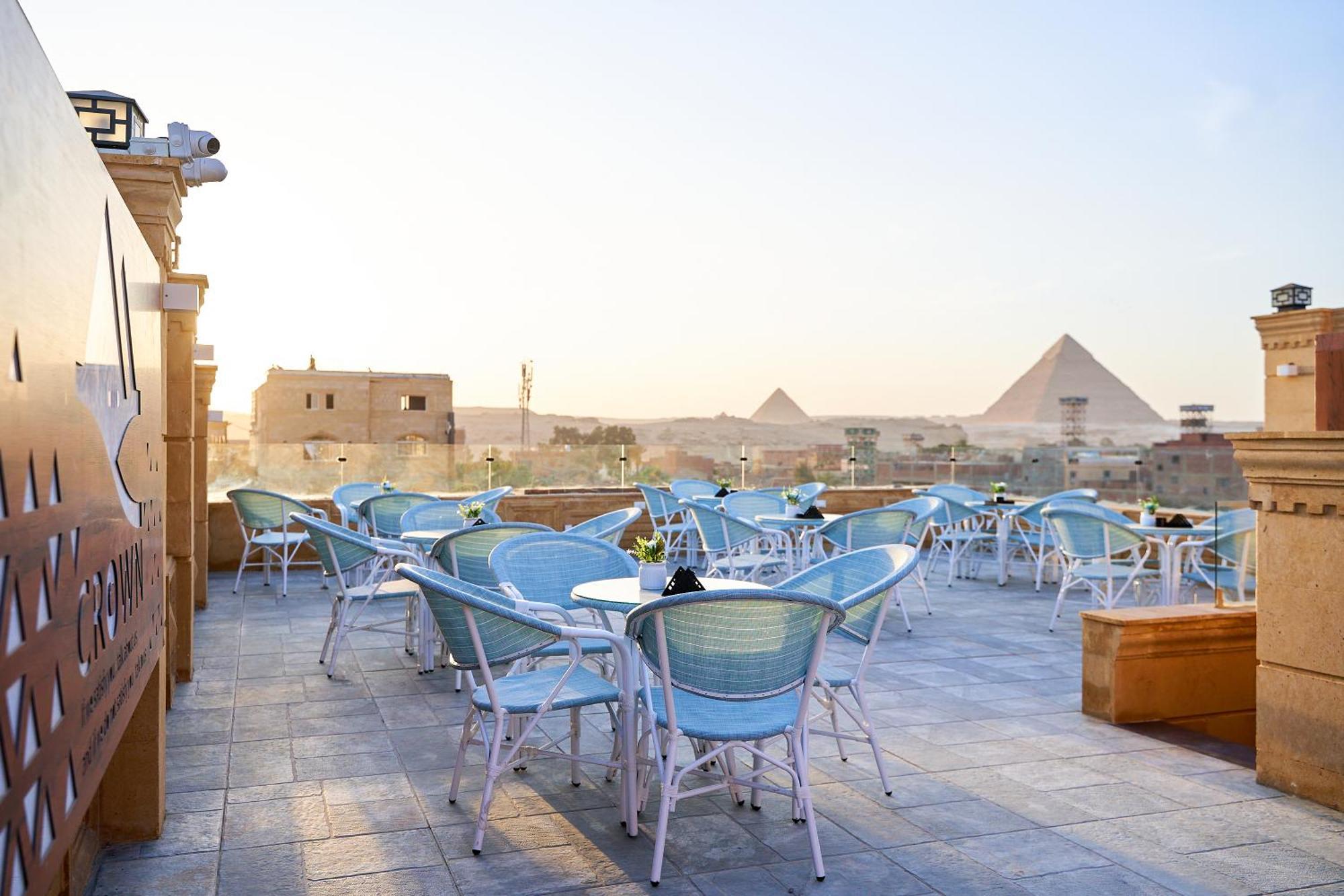 Crown Pyramids View Hotel Gíza Kültér fotó