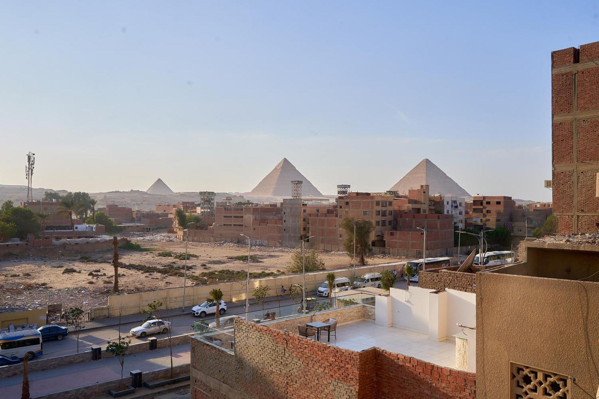 Crown Pyramids View Hotel Gíza Kültér fotó