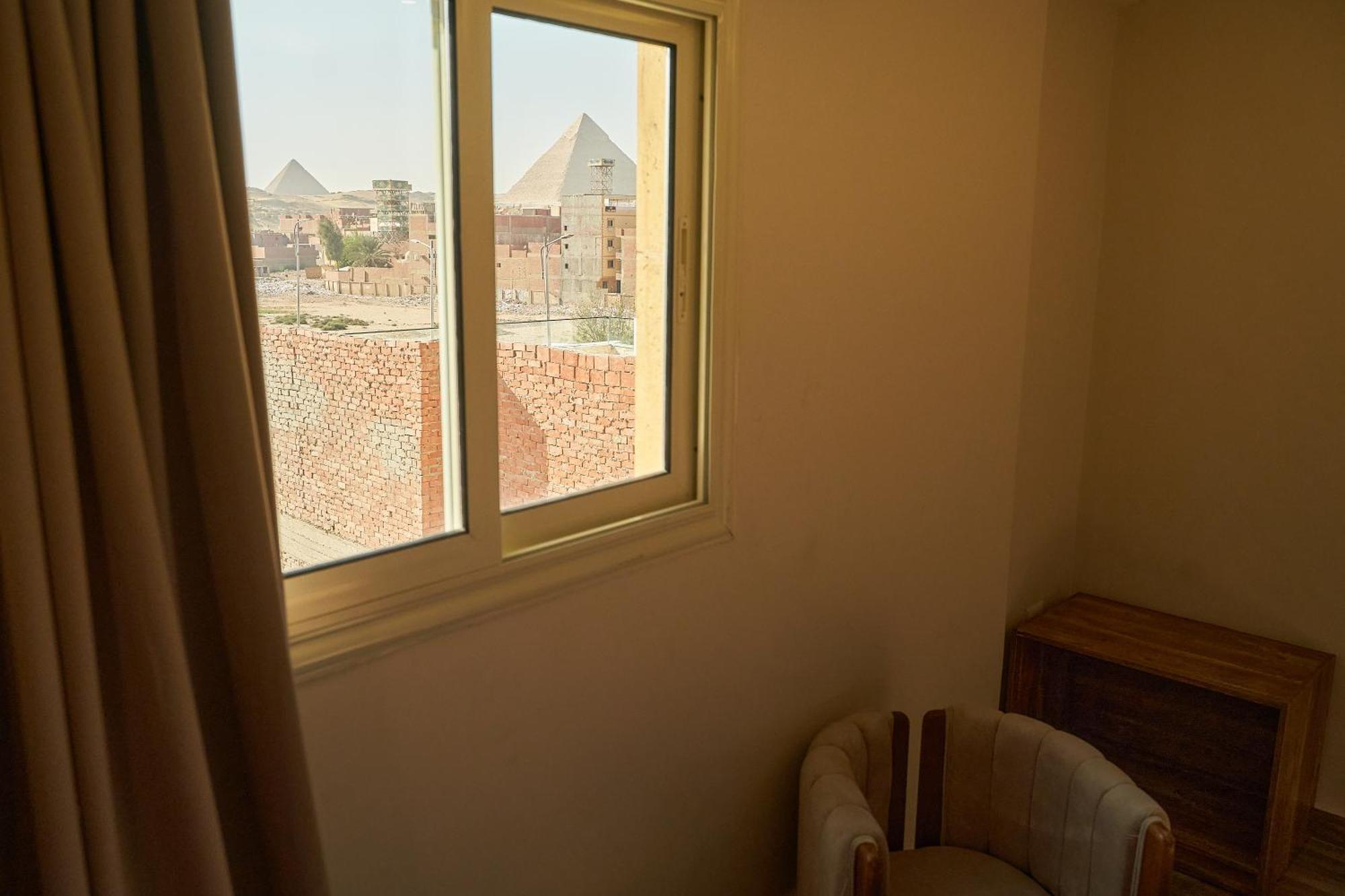 Crown Pyramids View Hotel Gíza Kültér fotó